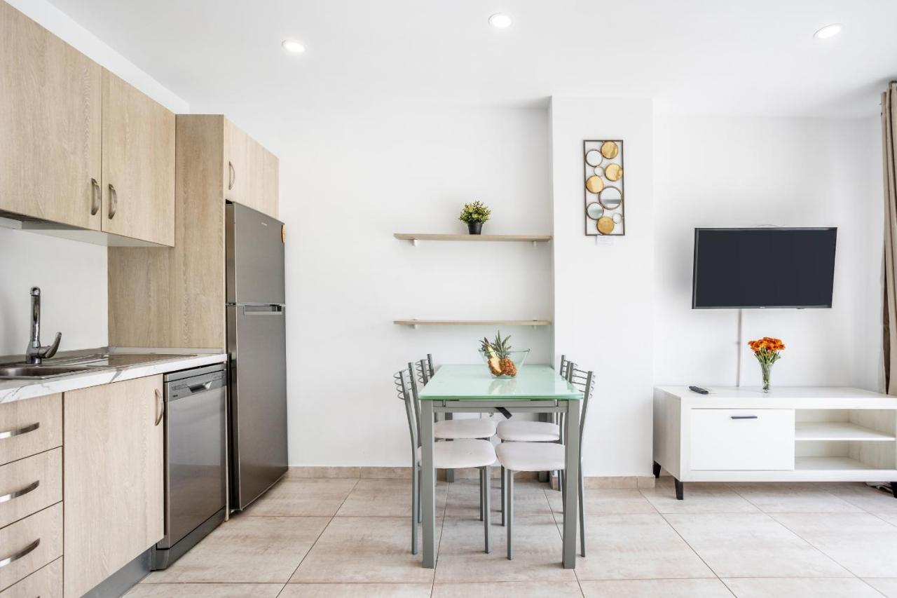 Family Home Near Ocean Los Cristianos Lovetenerife アロナ エクステリア 写真